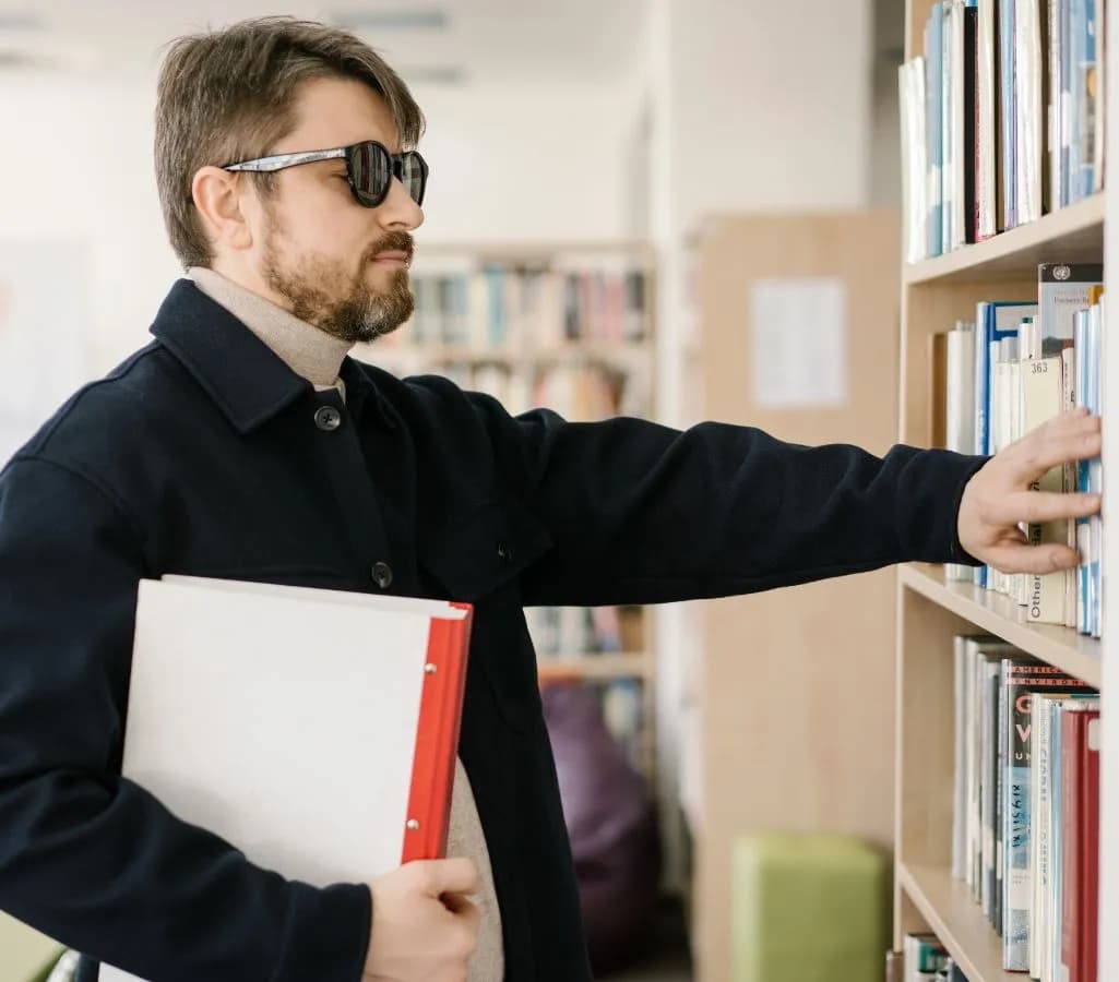 Praca po studiach w Warszawie: Jak uniknąć trudności w znalezieniu pracy