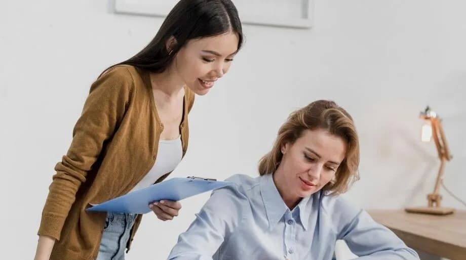 Socjologia praca po studiach: Jak uniknąć trudności w karierze?