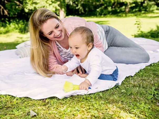 Kiedy dziecko ma skoki rozwojowe? Poznaj kluczowe etapy rozwoju